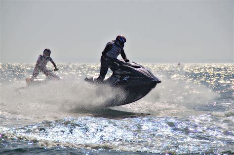 Активные развлечения на побережье Красного моря: водные виды спорта и катание на винде