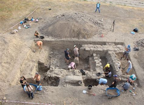 Археологические находки и их значимость для исследования исторического контекста Города рогов