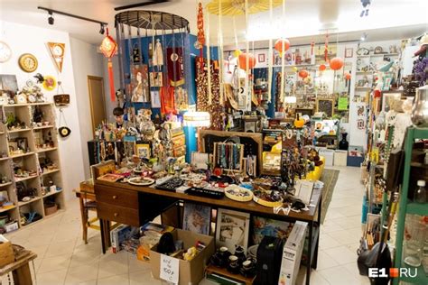 Атмосферный магазин Vintage Shop для ценителей редких и старинных предметов