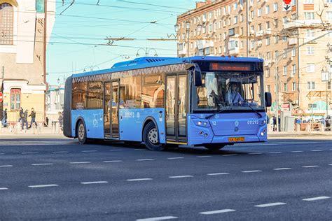 Ближайшие остановки и маршруты общественного транспорта