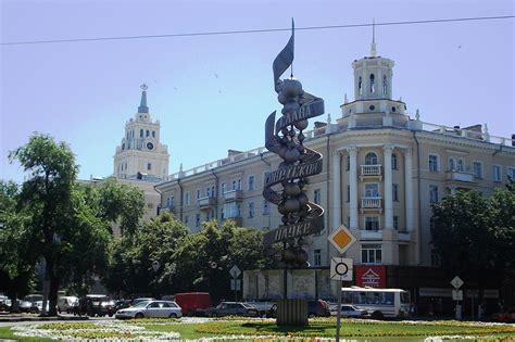 Бульвары и скверы в центре города: уютные оазисы на шумных улицах