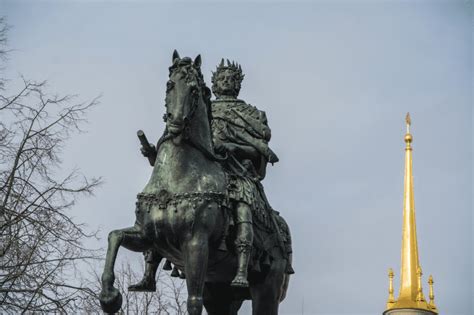 Величественные отражения вклада Петра I в Санкт-Петербурге