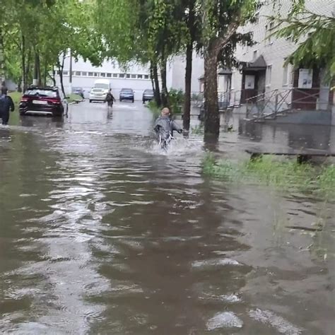 Возможные трудности при накрытии верхушки дома в сильный сыпучий потоп