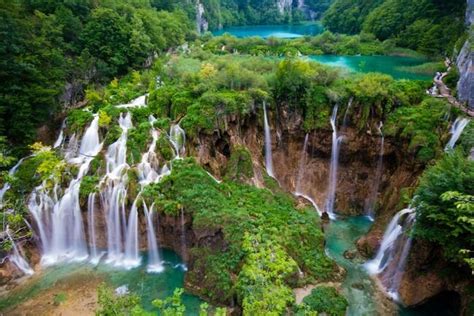 Впечатляющие водопады и горные озера