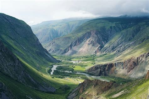 Географическое положение Алтайского края и его уникальные природные ресурсы