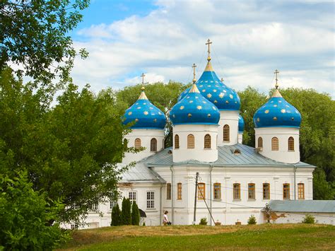 Духовные центры исторического Новгорода: храмы и монастыри