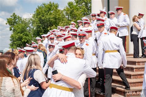 Забота о праздничной одежде после торжественной церемонии