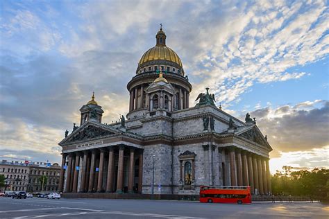 Известные места Санкт-Петербурга, украшенные художественными работами Бодрова