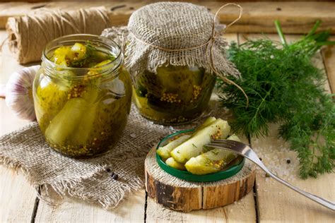 Как сохранить свежесть и сохранить форму крышек маринованных огурцов