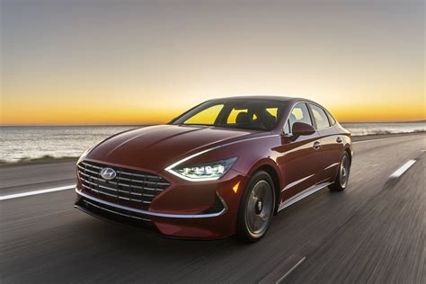 Лидер по комфорту и уровню безопасности: новая эпоха Hyundai Sonata 6 поколения