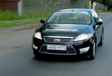 Местонахождение идентификационного номера на автомобиле Ford Mondeo третьего поколения
