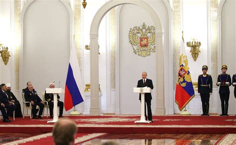 Москва: встречи главного героя с важными персонажами