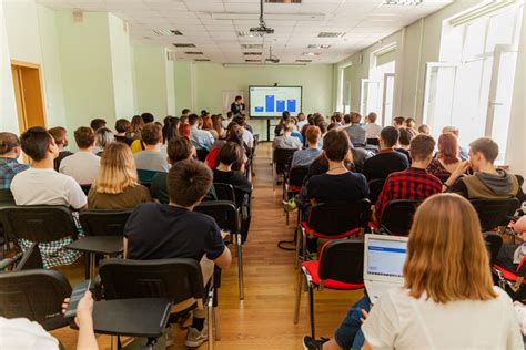 Наличие преподавателей с опытом в индустрии