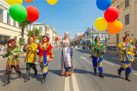 Народные праздники и фестивали: впитайте атмосферу осенней культуры и традиций!