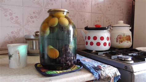 На столе – мир компота