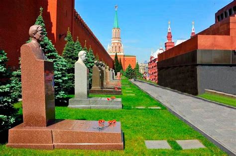 Обзор расположения некрополя в самом центре города
