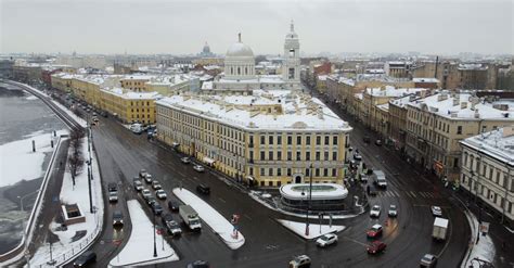 Окруженный зеленью: район Василеостровский