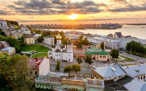 Окунитесь в богатую историю города, посетив его символ - Кремль Нижнего Новгорода