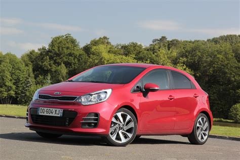 Описание автомобиля Kia Rio 3