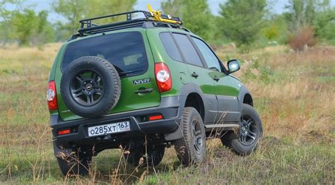 Основные моменты поиска фьюза на стереосистему внедорожника Chevrolet Niva