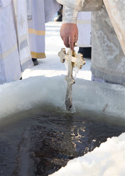 Особая ценность освященной воды для верующих людей