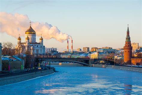 Особенности зимней картины Москва-реки во время прогулок