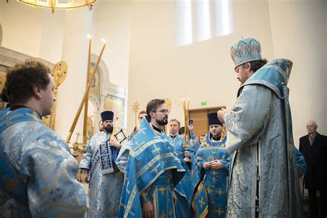 Особенности покровительства Церкви и богослужебных обязательств в честь Пресвятой Отца