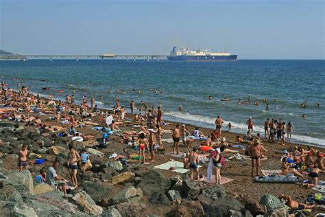 Отдых на Сахалине: волшебные пляжи и уютный климат в холодную пору года