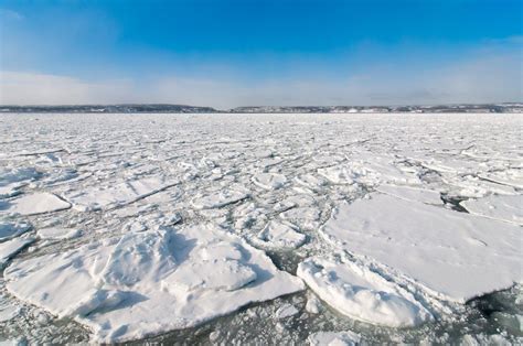 Охотское море: красивые берега и богатство подводного мира