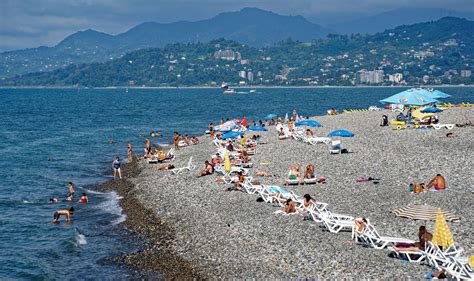 Пляжный отдых: привлекательность Черного моря и Батуми