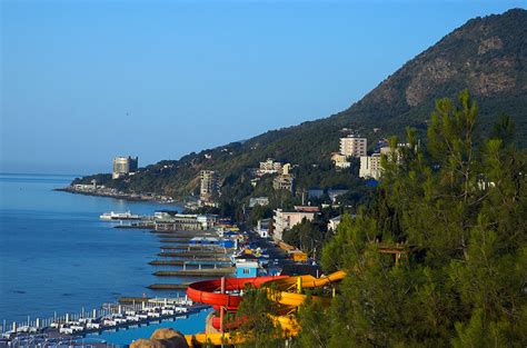 Пляжный отдых в Алуште: преимущества и особенности