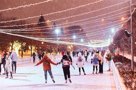 Проведение времени с семьей в Парке культуры и отдыха "Горького"