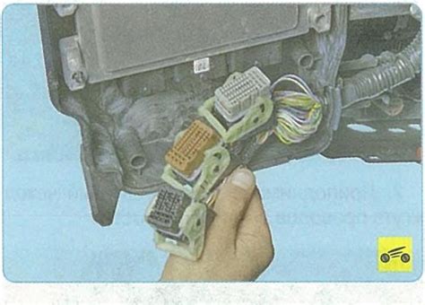 Проверка местоположения блока управления двигателем автомобиля Ford Focus 3