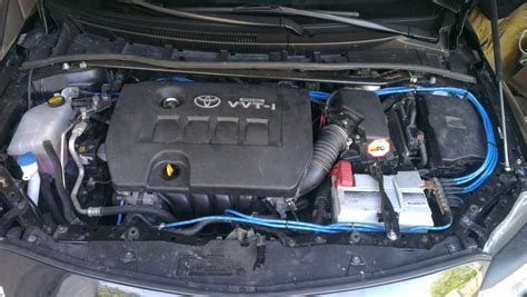 Различные местоположения маркировки двигателя в автомобиле Infiniti FX37