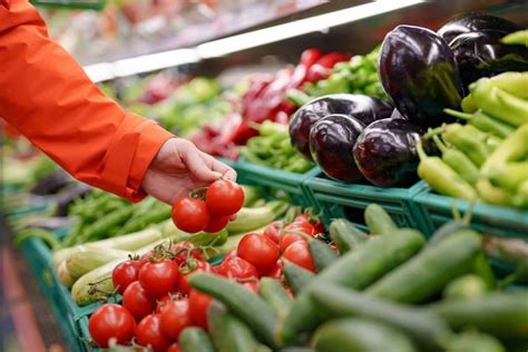 Разнообразные продукты сельского хозяйства на ярмарках в Самаре