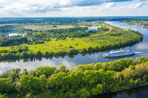 Река Волга: красивые набережные и отдых на воде