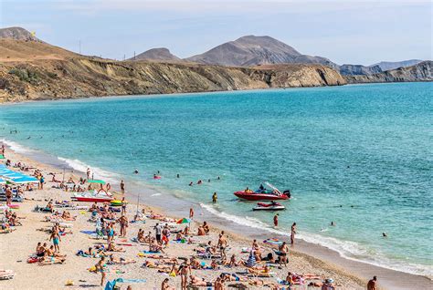 Северное побережье Крыма: теплое море и красивые пляжи