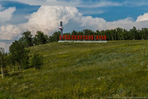 Село Дзержинское - исторические достопримечательности и парадные выезды