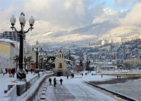 Сравнение погоды зимой в Алуште и Ялте