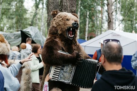 Театральные представления: пес в наряде