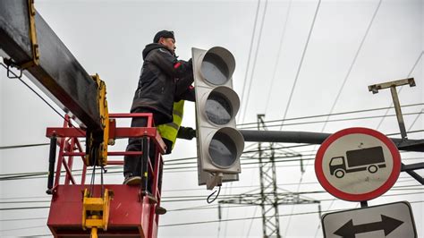 Технологические новшества и внедрение "умных" светофоров