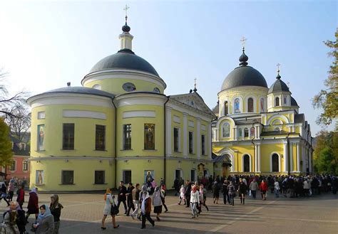 Храм в Москве, где хранится святыня блаженной Матроны