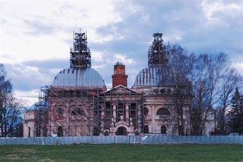 Экскурсия по уникальным усадьбам: погружение в атмосферу исторического пройдоха