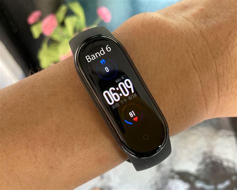 Этот фитнес-браслет Mi Band 6 – ваш помощник не только в спорте, но и в оплате покупок!