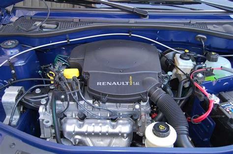  Расположение двигателя в автомобиле Renault Logan 