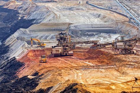  Экологическая угроза и социальные последствия при добыче медной руды в мире Ласт Дня
