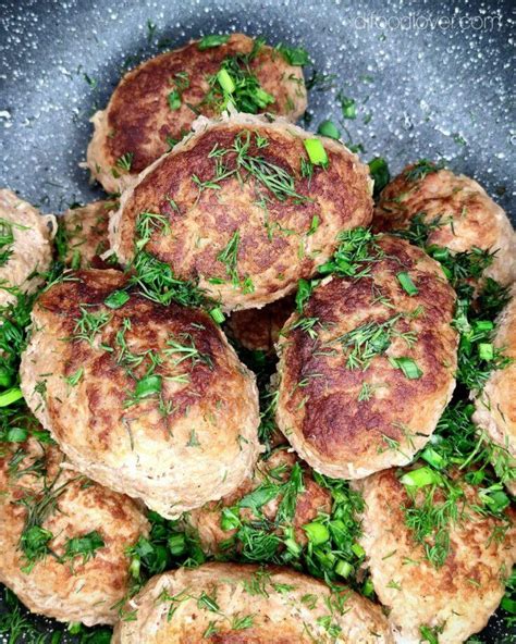 Вкусные и сочные котлеты без лука