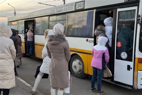 Влияние окончания движения автобусов на жители Энгельса