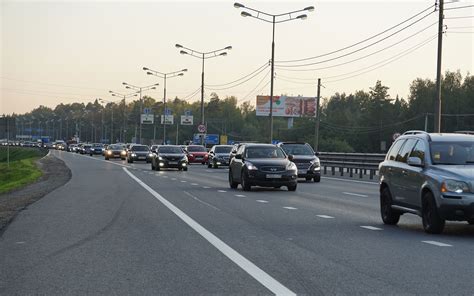 Движение по полосам: преимущества и недостатки