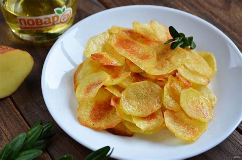 Картофельные чипсы: вкусная закуска для домашних посиделок